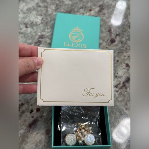 NEW Elexis Gold Plated Freshwater Baroque White Round Buttons Pearls Earrings - Picture 7 of 10